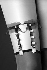 Гартер на ногу - Bijoux Pour Toi - WITH HEART AND SPIKES Black, сексуальная подвязка с сердечком