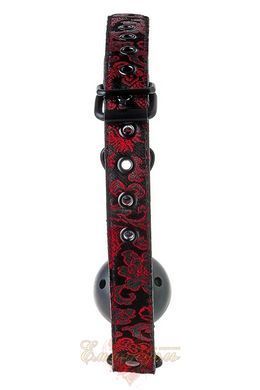Кляп с отверстиями для дыхания Dream Toys Blaze Deluxe с красной вышивкой, пластиковый шар, регулируемый ремешок DT21533 фото